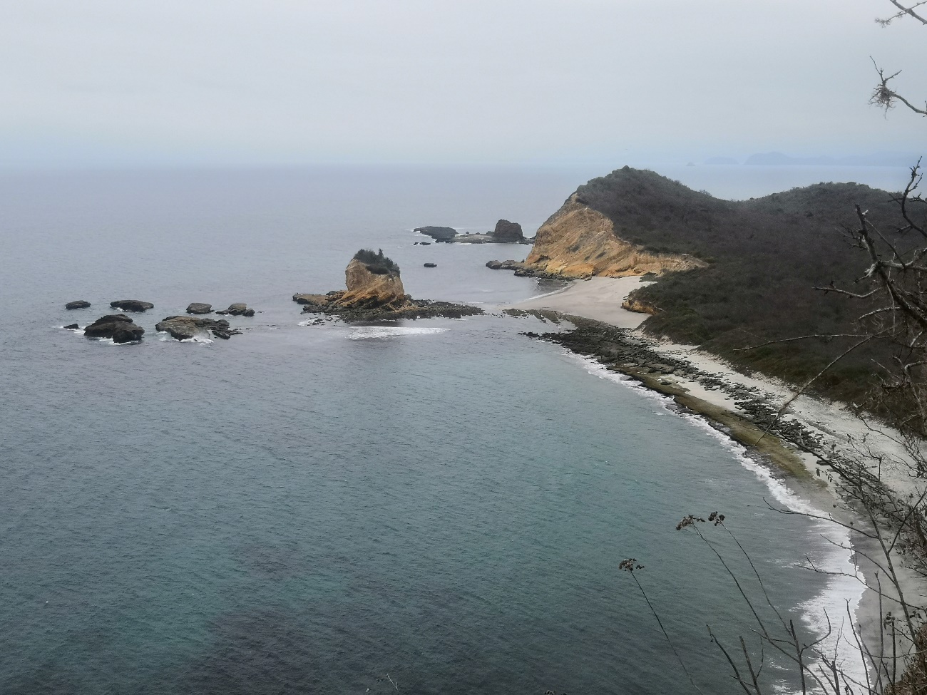 Manabí es una provincia costera del Ecuador que ofrece hermosas playas vírgenes y encantadores pueblos de pescadores. Algunas de las playas vírgenes se pueden visitar en Manabí